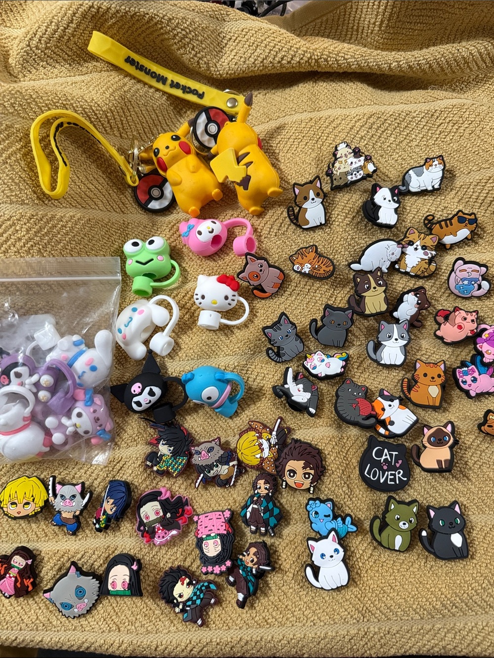 Party favors Yellow Pikachu Strap with Anime Sanrio Charms straw toppers